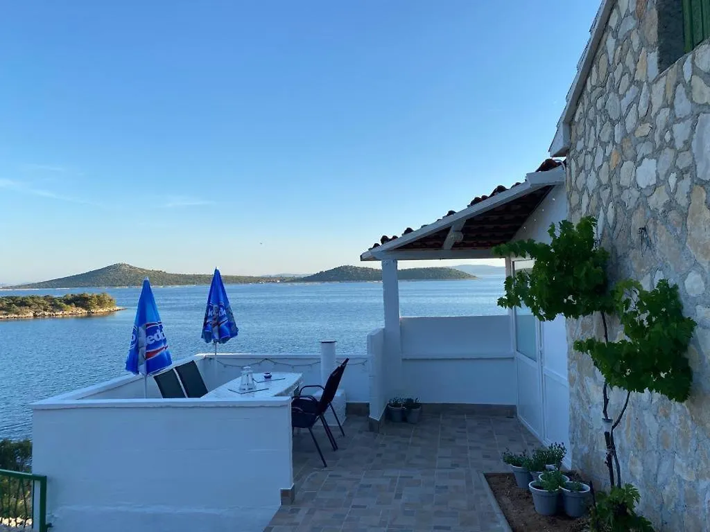 Holiday home Alleinstehendes Haus Am Meer Robinson Tkon Croatia